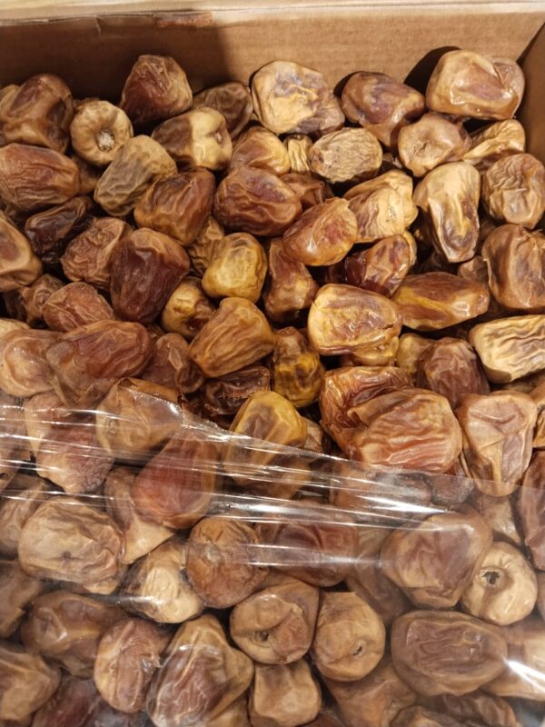 Khajur || Sukkari Dates: The Golden Delight of Natural Sweetness and Soft Texture"