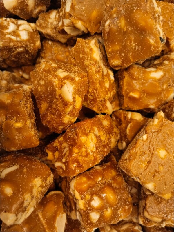 روسٹڈ نٹ برٹل || Roasted Nut Brittle: Crispy, Crunchy, and Sweetly Addictive