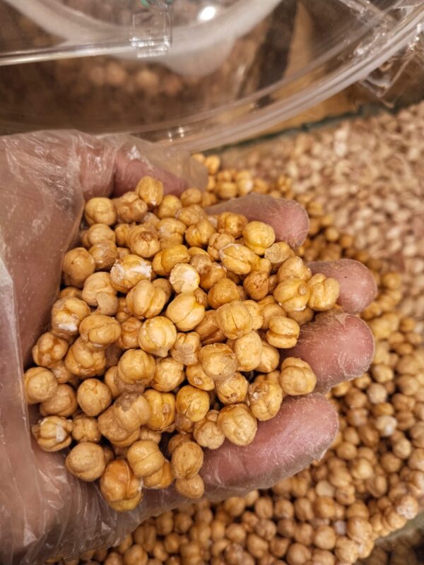 بھنے ہوئے چنے || Leblebi: The Crunchy Roasted Chickpea Snack Packed with Protein and Flavor